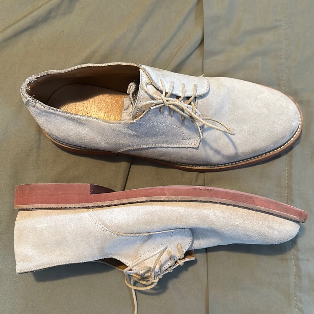 Men’s Chukka size 11
